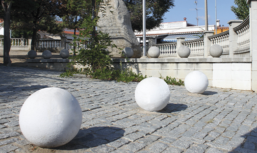 pilones de formigó instal·lades