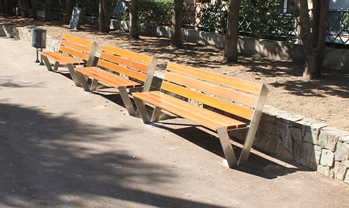 bancs urbans de fusta novela